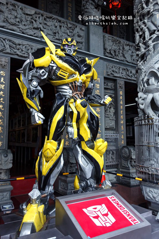 桃園廟宇.明倫三聖宮:變形金剛(中西合璧戰鬥力超強門神) @愛伯特