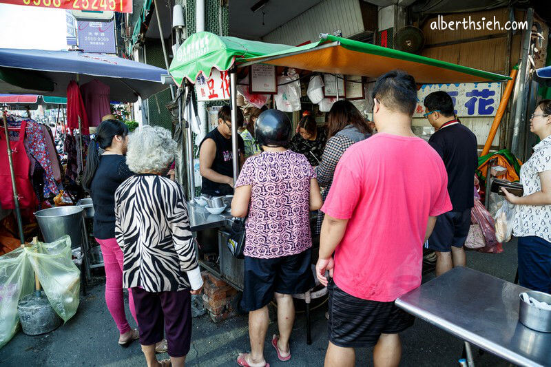 大甲城燒餅．大甲早餐（燒餅現桿現烤超酥脆好吃）