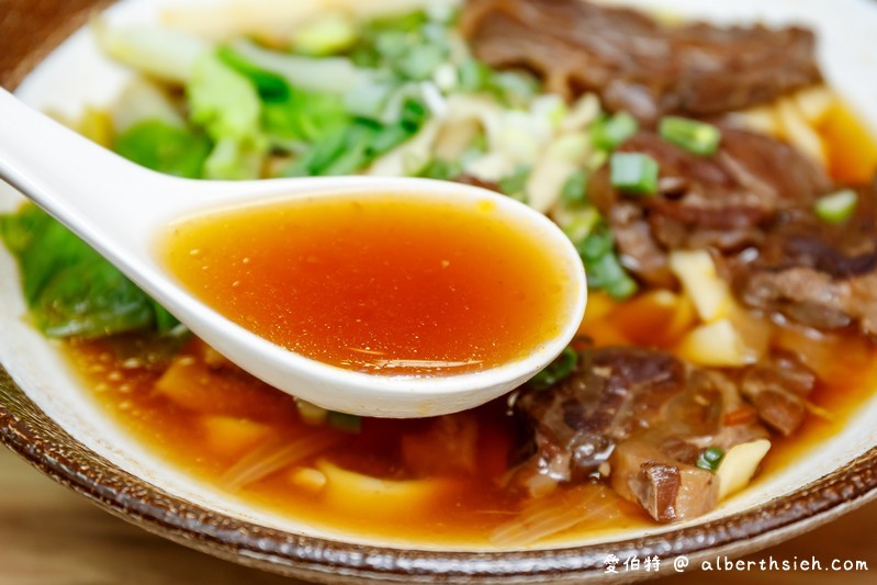 龍饗麵食館．桃園美食（隱身於寶山街的健康麵食辣椒滷味都不錯） @愛伯特