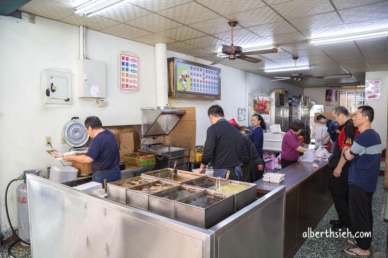 佳珍餐飲．桃園便當（20180614更新，雞腿豬腳飯都不錯吃，但價錢偏高）