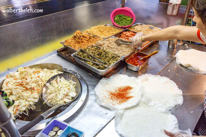 姜記&旺仔潤餅．桃園美食（火車站前大排長龍的人氣小吃）