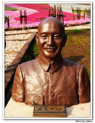 【桃園旅遊景點】桃園大溪．兩蔣文化園區（桃園草花節 – 銅像篇）
