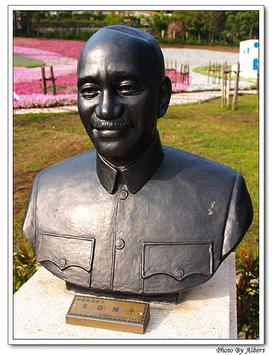 【桃園旅遊景點】桃園大溪．兩蔣文化園區（桃園草花節 – 銅像篇）