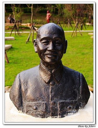 【桃園旅遊景點】桃園大溪．兩蔣文化園區（桃園草花節 – 銅像篇）