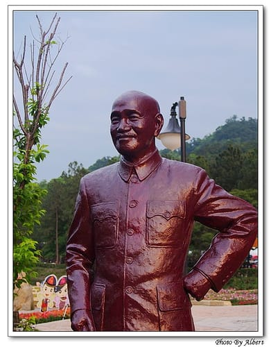 【桃園旅遊景點】桃園大溪．兩蔣文化園區（桃園草花節 – 銅像篇）