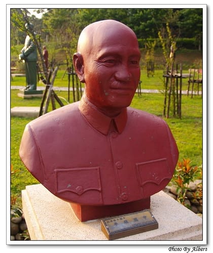 【桃園旅遊景點】桃園大溪．兩蔣文化園區（桃園草花節 – 銅像篇）