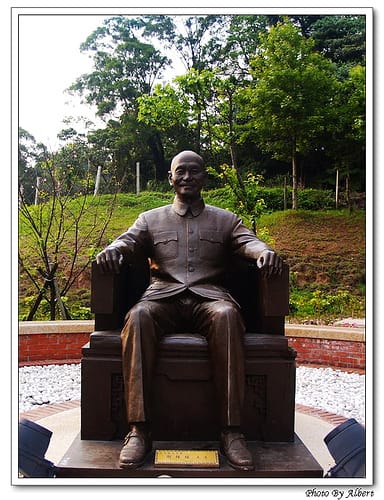 【桃園旅遊景點】桃園大溪．兩蔣文化園區（桃園草花節 – 銅像篇）