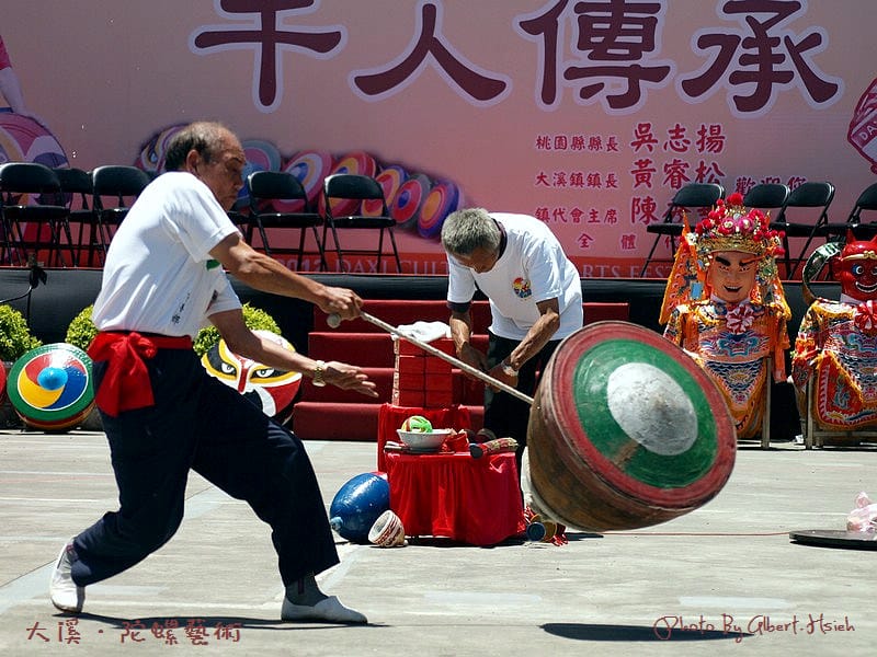 【民俗技藝】桃園大溪.2012大溪文藝季(陀螺藝術) - 第17張圖 【民俗技藝】桃園大溪.2012大溪文藝季(陀螺藝術)