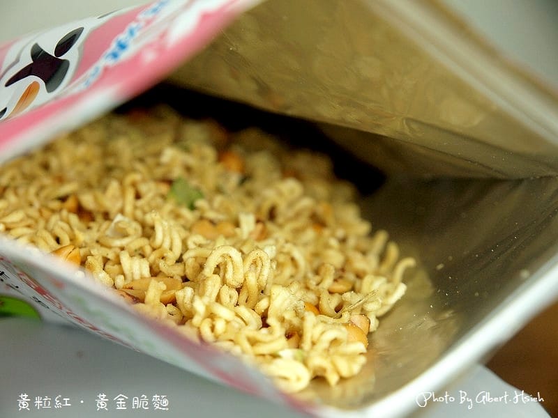 【點心】黃粒紅．黃金脆麵（大陸有黃飛紅台灣有黃粒紅）