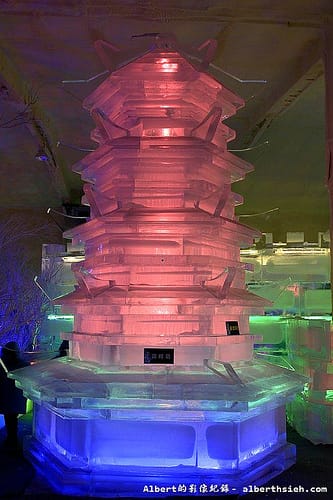 【冰雕展】新竹竹北.2013新竹哈爾濱冰燈嘉年華(零下18度C的瘋狂體驗) - 第21張圖 【冰雕展】新竹竹北.2013新竹哈爾濱冰燈嘉年華(零下18度C的瘋狂體驗)
