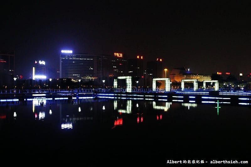 東莞亞洲第一廣場&玉蘭大劇院．廣東夜生活（以藍帶、綠帶、光帶為主題的藝術廣場）