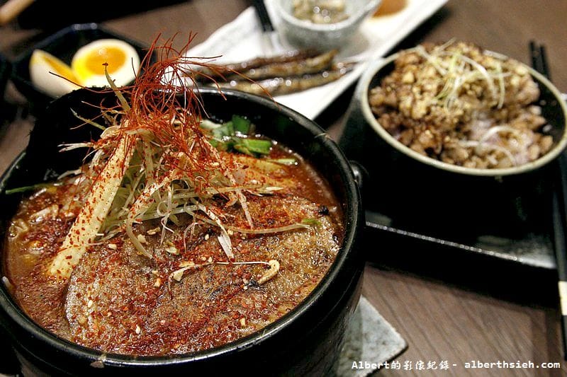 【信義區美食】台北信義．鷹流辛味噌拉麵（加了Q10的東京美肌唐辛子拉麵）