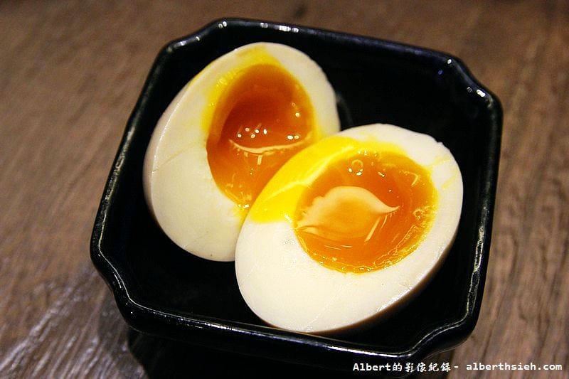 【信義區美食】台北信義．鷹流辛味噌拉麵（加了Q10的東京美肌唐辛子拉麵）