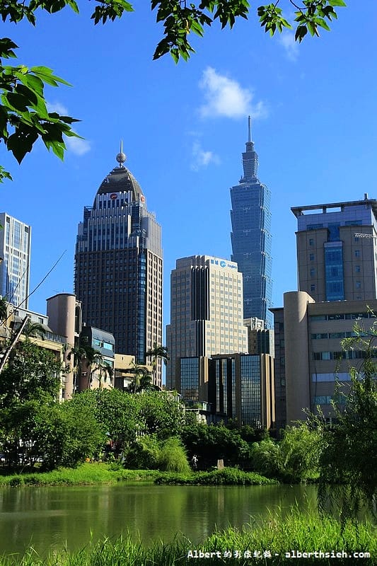 【台北旅遊景點】台北信義．松山文創園區(誠品生活松菸店)（欣賞半弧形立面建築之美）
