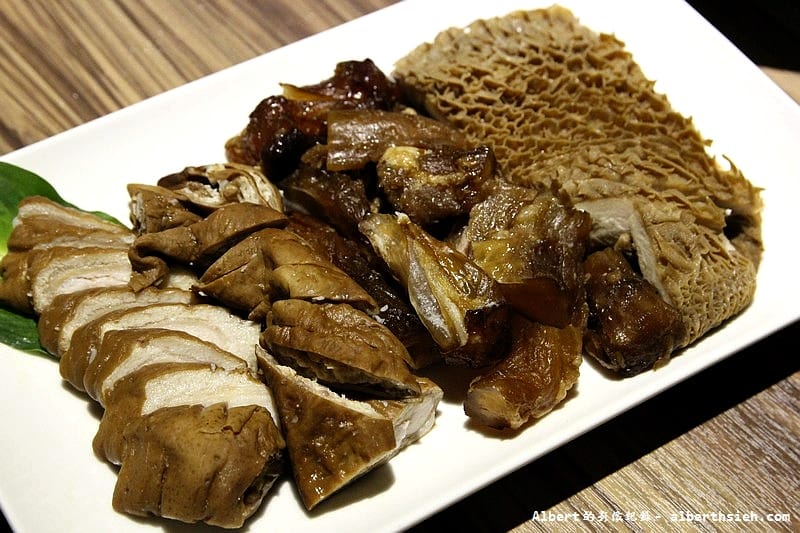 【火鍋店推薦】台北松山．22：02火鍋。樂活（食材物超所值，還有超美味的青醬沾醬）