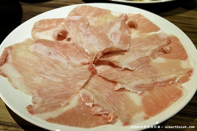 【火鍋店推薦】台北松山．22：02火鍋。樂活（食材物超所值，還有超美味的青醬沾醬）
