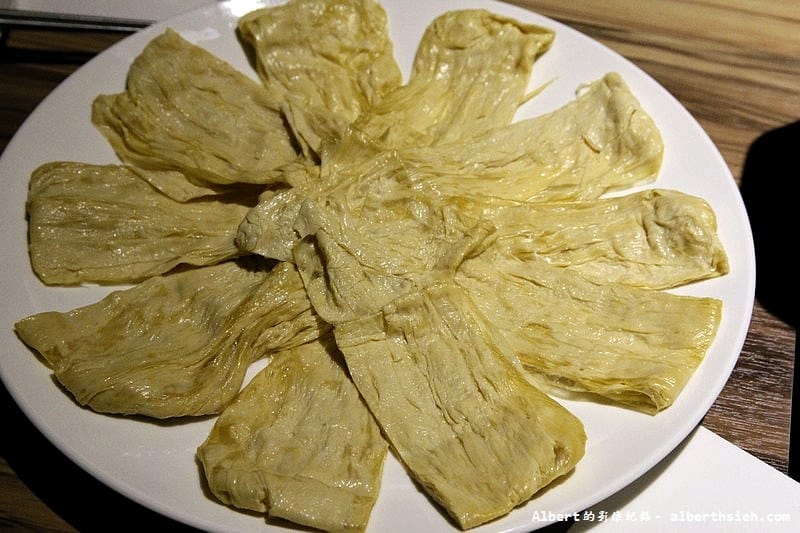【火鍋店推薦】台北松山．22：02火鍋。樂活（食材物超所值，還有超美味的青醬沾醬）