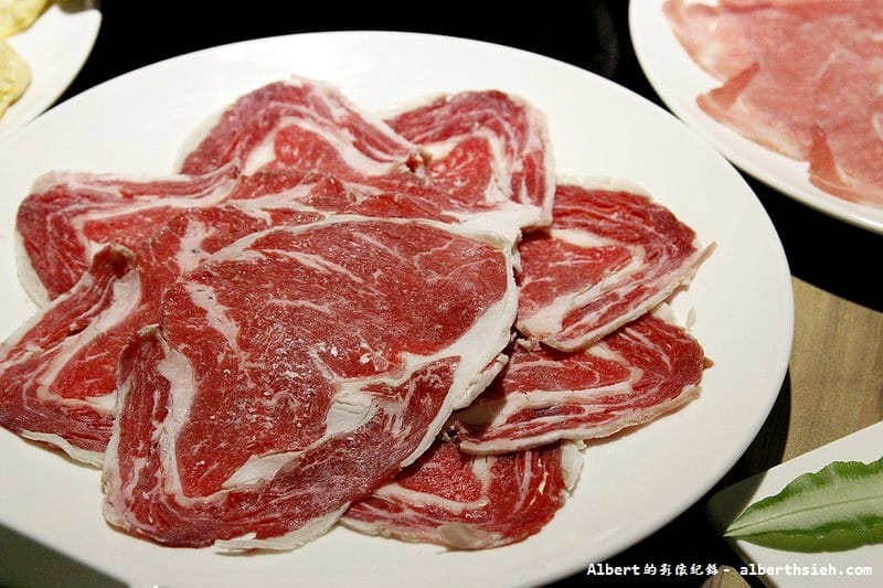 【火鍋店推薦】台北松山．22：02火鍋。樂活（食材物超所值，還有超美味的青醬沾醬）
