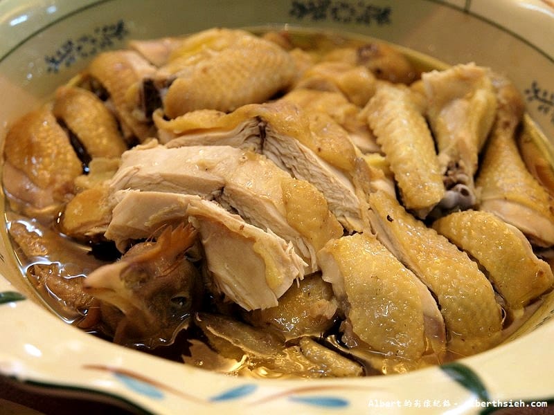 【驚奇料理】廣東韶關．迎賓酒樓（這是水中人蔘「龍蝨」，不是恐怖的水蟑螂）