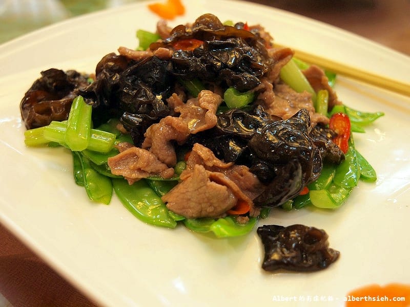 【驚奇料理】廣東韶關．迎賓酒樓（這是水中人蔘「龍蝨」，不是恐怖的水蟑螂）