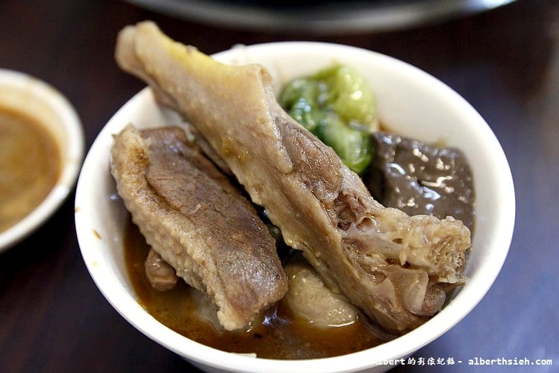 【結束營業】桃園市．關老爺養生薑母鴨（屬於溫和不辣的紅面公蕃薑母鴨）