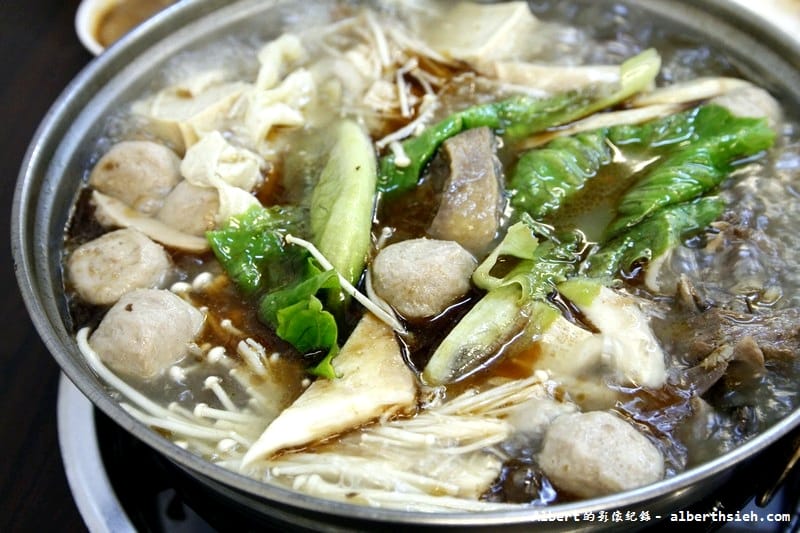 【結束營業】桃園市．關老爺養生薑母鴨（屬於溫和不辣的紅面公蕃薑母鴨）