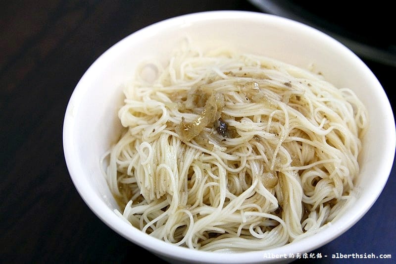 【結束營業】桃園市．關老爺養生薑母鴨（屬於溫和不辣的紅面公蕃薑母鴨）