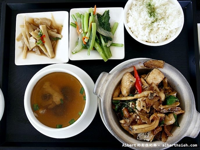【雲林科大美食】雲林斗六．卡璐佶咖啡館（藏身於校園中的美食）