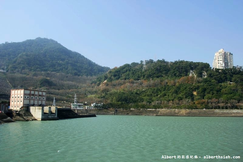 石門水庫槭林步道．桃園大溪賞梅（楓紅梅白交錯，有如詩情畫意的美麗）