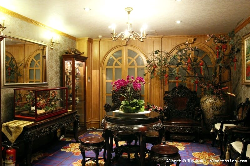 【西門站美食】台北中正．大三元酒樓（烤鴨、芋頭真是一絕的好吃）