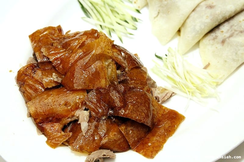 【西門站美食】台北中正．大三元酒樓（烤鴨、芋頭真是一絕的好吃）