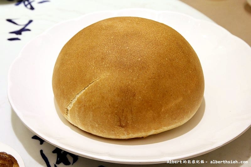 【西門站美食】台北中正．大三元酒樓（烤鴨、芋頭真是一絕的好吃）