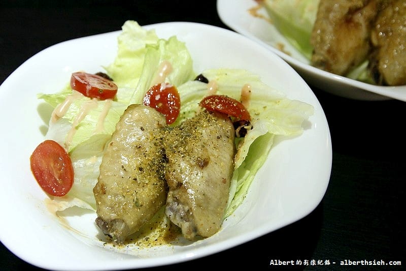 【板橋站美食】新北市板橋．92 Mon Cafe 就愛夢咖啡（平價餐點聚餐好去處）