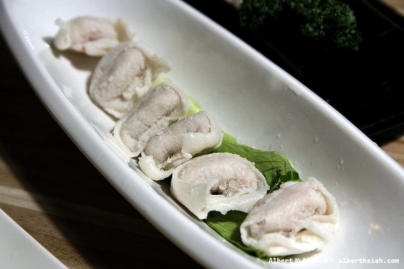 【南京東路站美食】台北中山．火鍋106粵式豬肚煲鍋（不躁熱油膩的超好喝胡椒湯頭）
