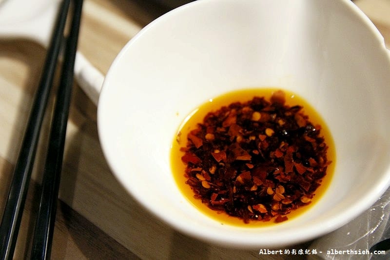 【南京東路站美食】台北中山．火鍋106粵式豬肚煲鍋（不躁熱油膩的超好喝胡椒湯頭）