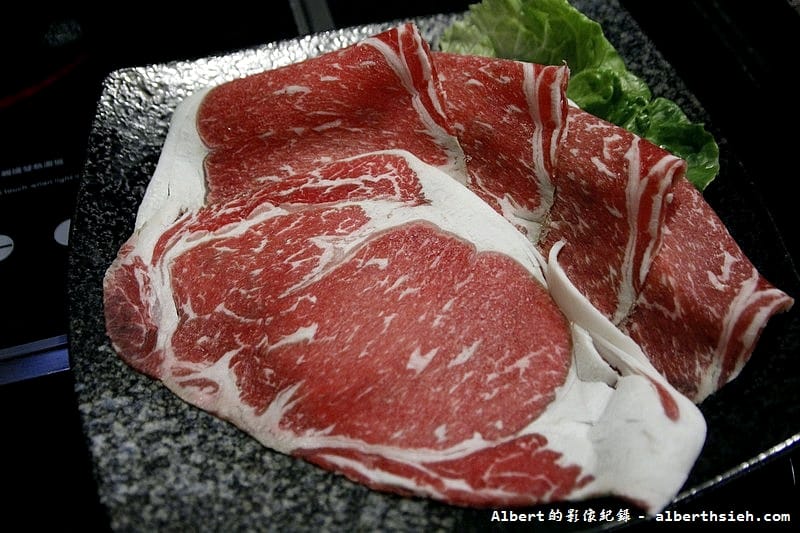 【結束營業】台北大同．嚴選鍋品（鱘龍魚骨高湯加入海鮮熬煮後會有膠質口感還不錯）