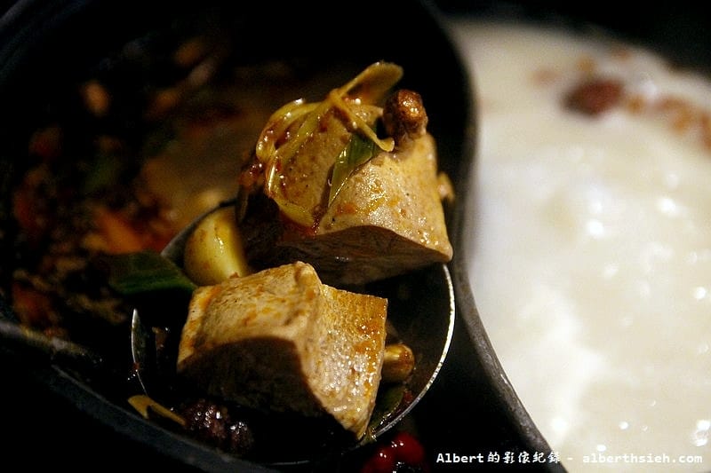 【結束營業】台北大同．嚴選鍋品（鱘龍魚骨高湯加入海鮮熬煮後會有膠質口感還不錯）