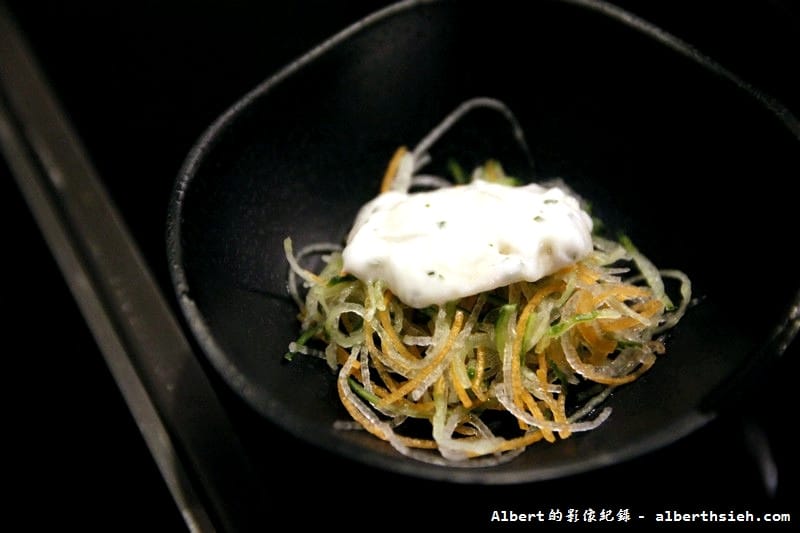 【結束營業】台北大同．嚴選鍋品（鱘龍魚骨高湯加入海鮮熬煮後會有膠質口感還不錯）