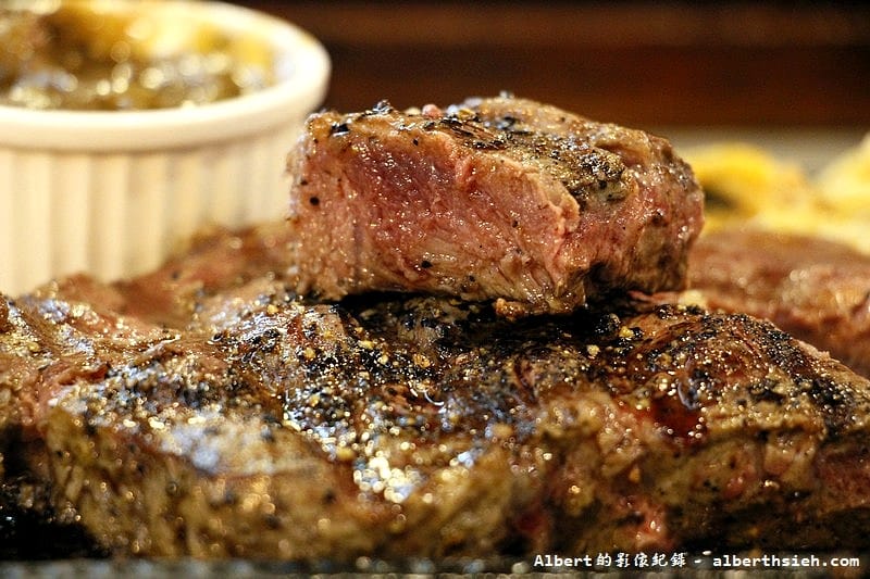 【新埔站美食】新北市板橋．牛仔部落火烤厚切牛排（想大口吃肉打牙祭的平價牛排）
