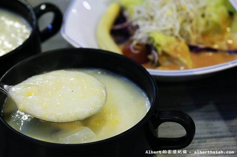 【新埔站美食】新北市板橋．牛仔部落火烤厚切牛排（想大口吃肉打牙祭的平價牛排）