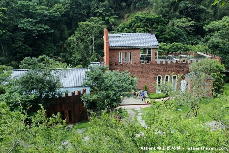 漫步雲端森林廚房.苗栗三義景觀餐廳(被群山翠林溪水包圍的紅色古堡) - 第26張圖 漫步雲端森林廚房.苗栗三義景觀餐廳(被群山翠林溪水包圍的紅色古堡)