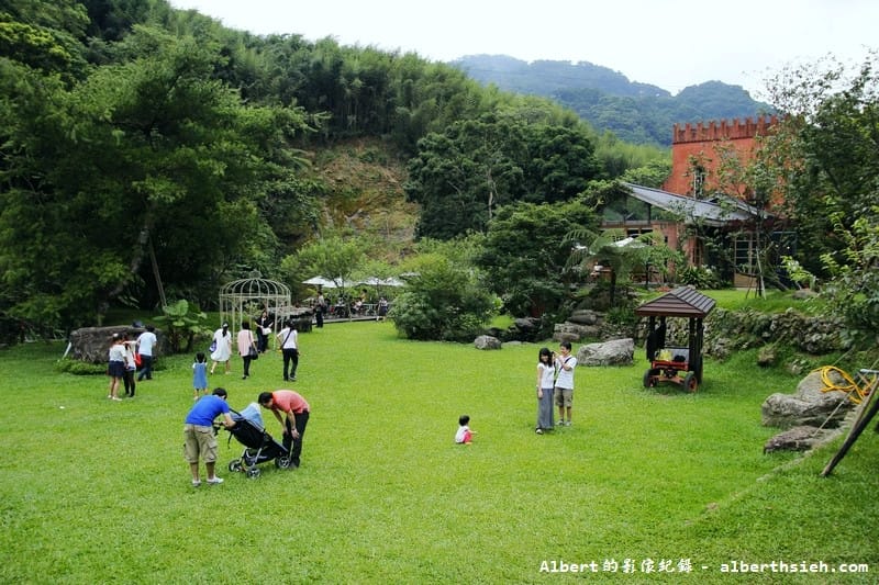 漫步雲端森林廚房.苗栗三義景觀餐廳(被群山翠林溪水包圍的紅色古堡) - 第23張圖 漫步雲端森林廚房.苗栗三義景觀餐廳(被群山翠林溪水包圍的紅色古堡)