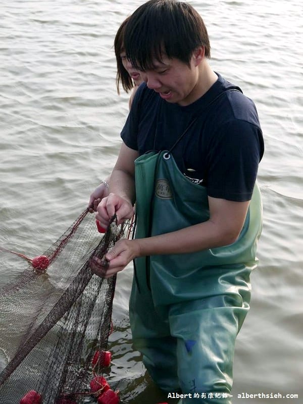 【漁民體驗】彰化芳苑.哈哈漁場(親自體驗下水抓魚摸文蛤超好玩) - 第15張圖 【漁民體驗】彰化芳苑.哈哈漁場(親自體驗下水抓魚摸文蛤超好玩)