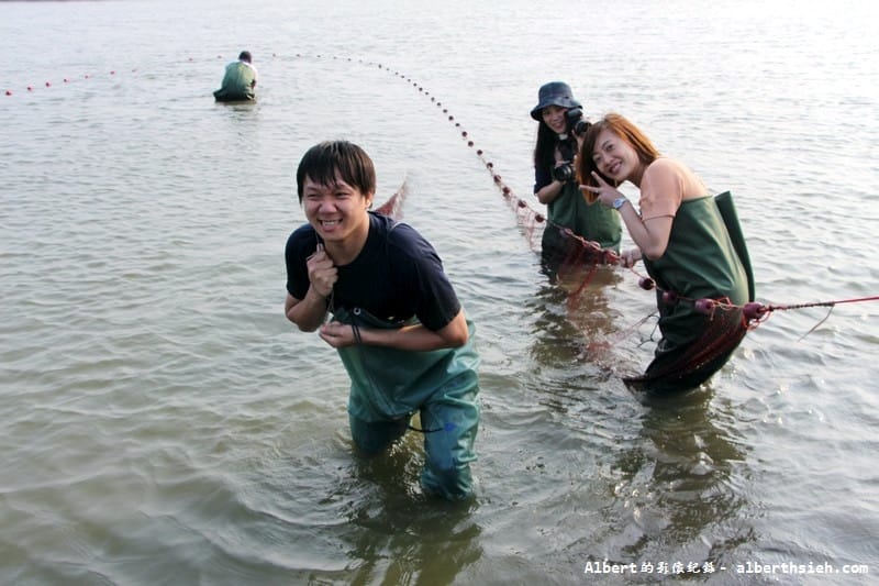 【漁民體驗】彰化芳苑.哈哈漁場(親自體驗下水抓魚摸文蛤超好玩) - 第12張圖 【漁民體驗】彰化芳苑.哈哈漁場(親自體驗下水抓魚摸文蛤超好玩)