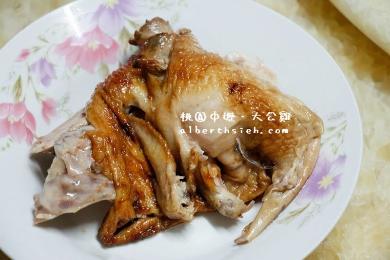 大公雞烤雞燉雞．桃園中壢美食（肉嫩、汁多、不會乾柴的好吃烤雞）