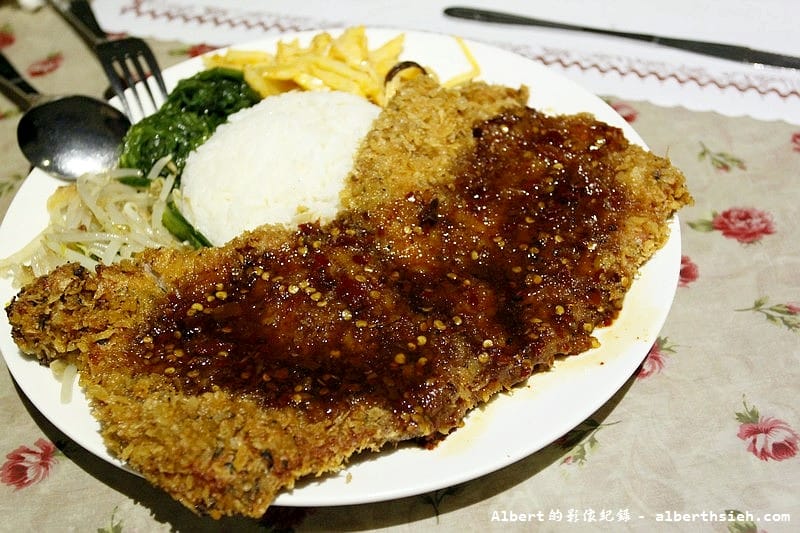 【輔大站美食】新北市新莊．陶花園（學生平價美食之超大豬排飯）