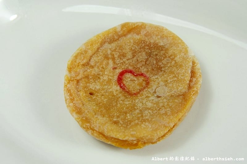 陳媽媽月光餅．桃園大溪老街美食（喜憨兒製作口感軟Q的愛心月光餅）