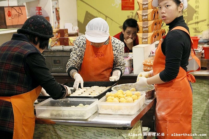 陳媽媽月光餅．桃園大溪老街美食（喜憨兒製作口感軟Q的愛心月光餅）