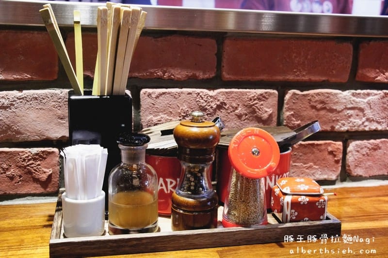 【劍南路站美食】台北中山．豚骨拉麵ラーメン凪Nagi（超濃郁的海鮮櫻花蝦湯底）