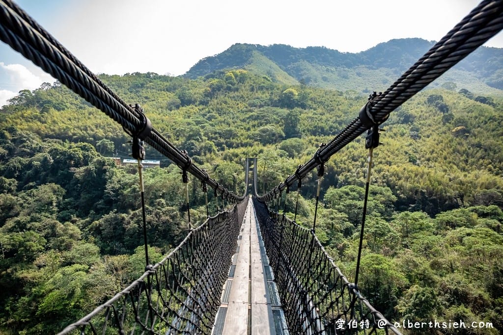 義興吊橋．桃園復興景點（賽德克巴萊彩虹橋，15層樓高200公尺長）